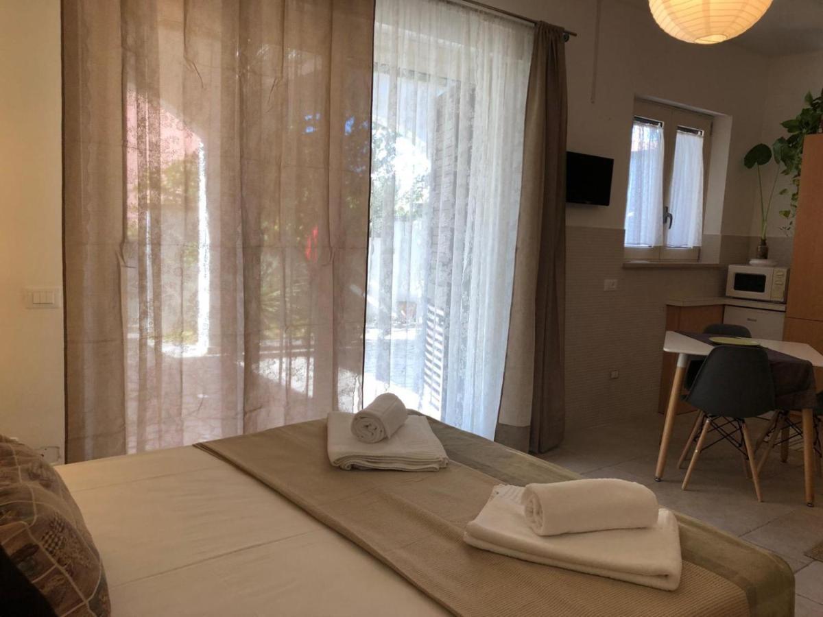 Odegos Mono & Trilo Bed & Breakfast Torre dell'Orso Exterior photo