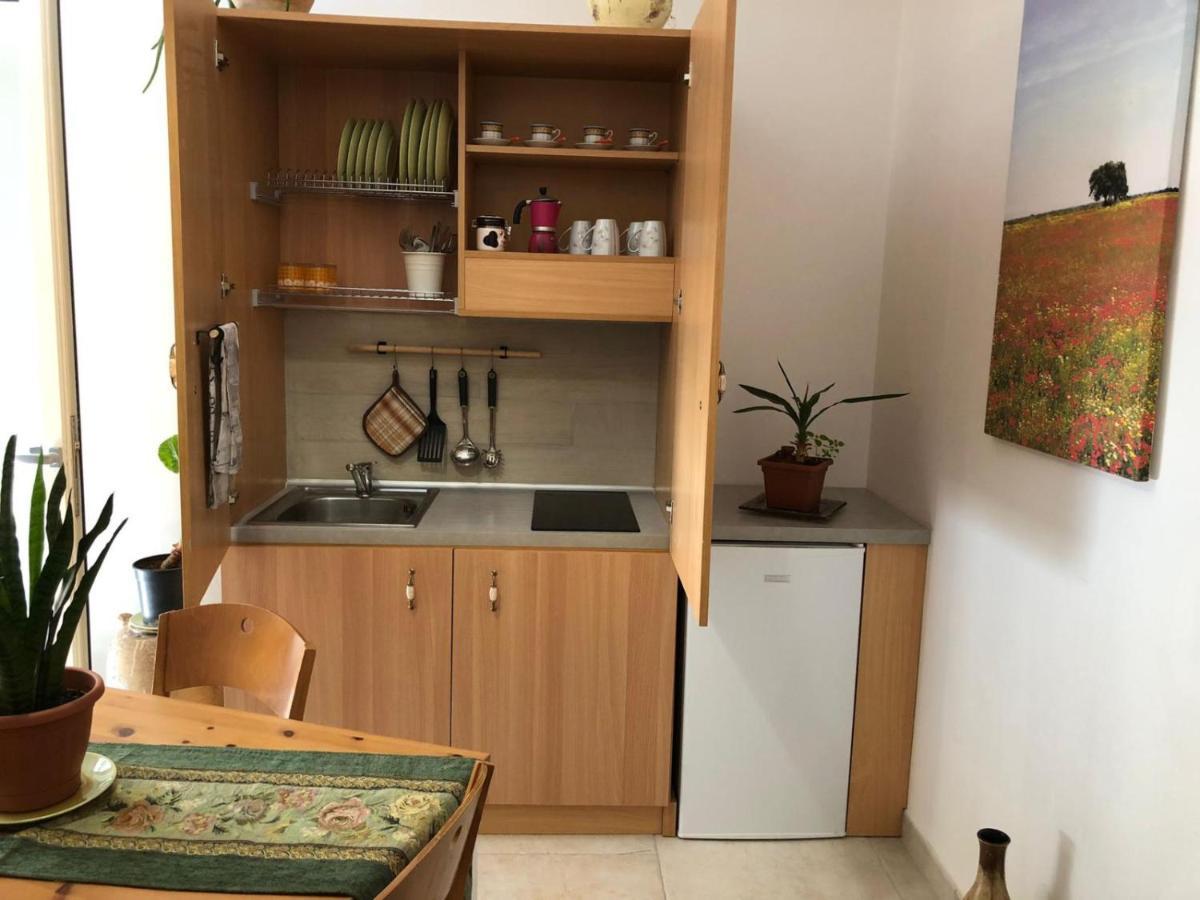 Odegos Mono & Trilo Bed & Breakfast Torre dell'Orso Exterior photo