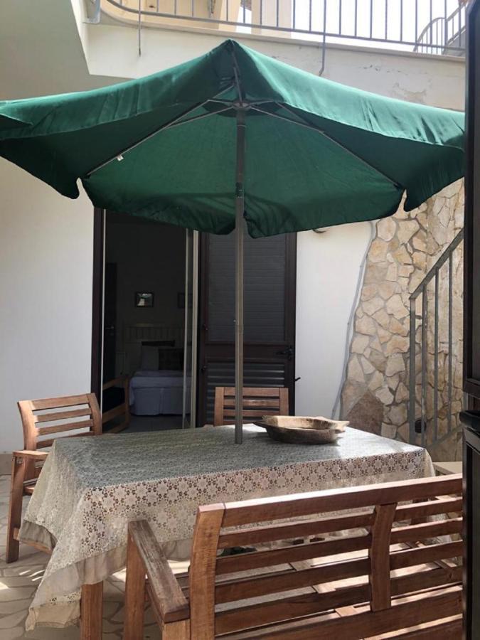 Odegos Mono & Trilo Bed & Breakfast Torre dell'Orso Exterior photo