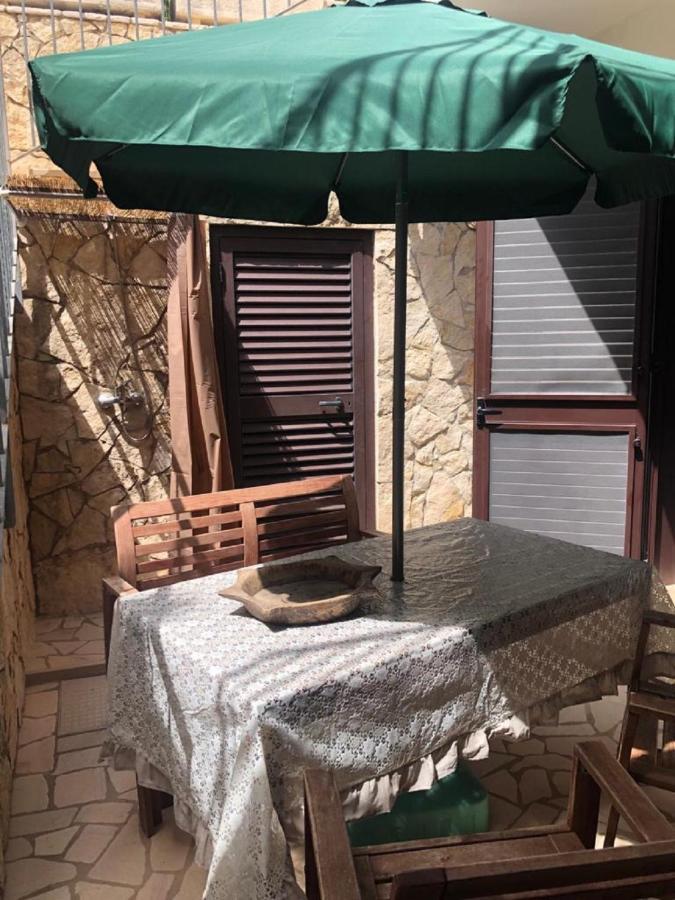 Odegos Mono & Trilo Bed & Breakfast Torre dell'Orso Exterior photo