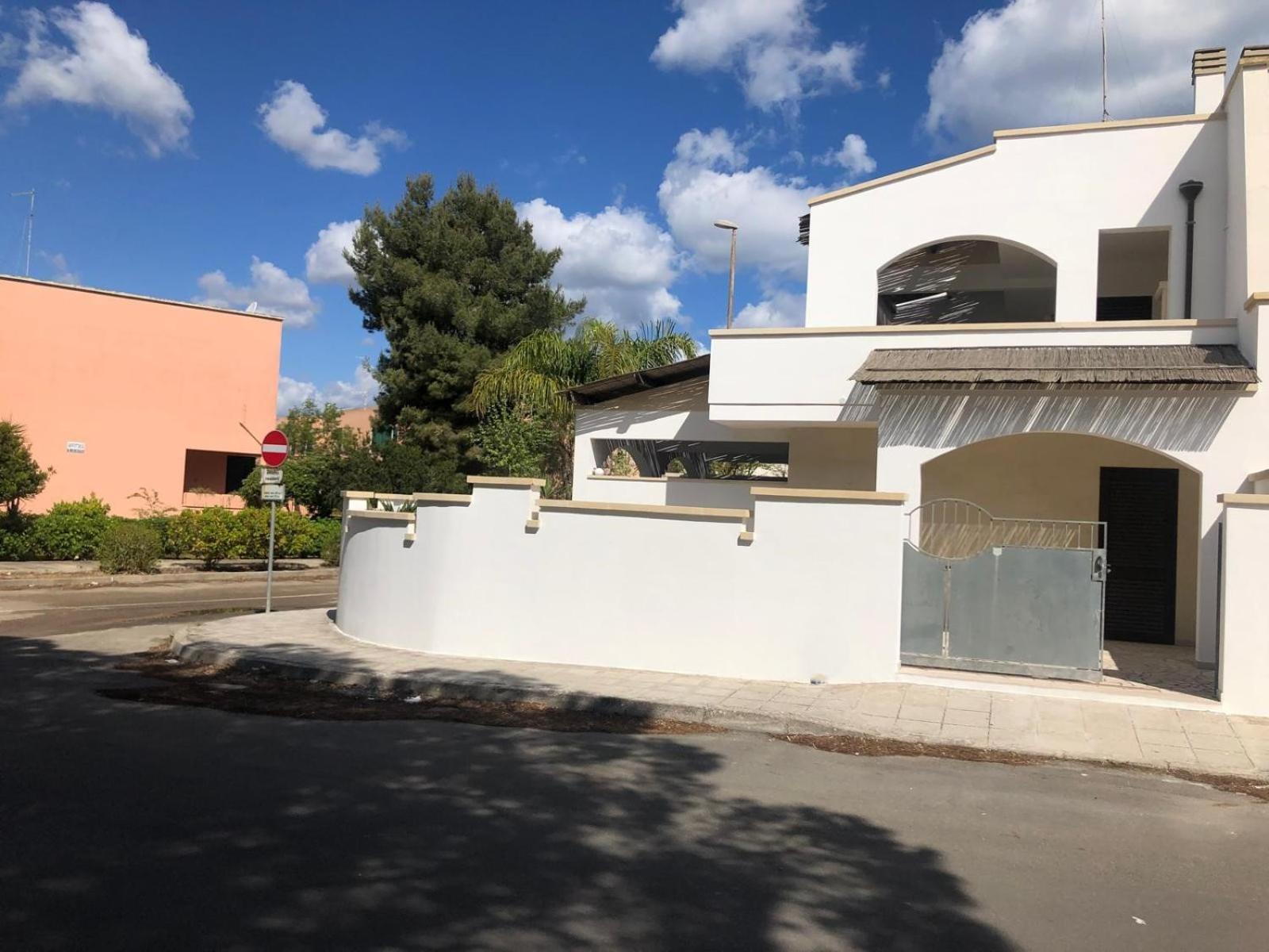 Odegos Mono & Trilo Bed & Breakfast Torre dell'Orso Exterior photo